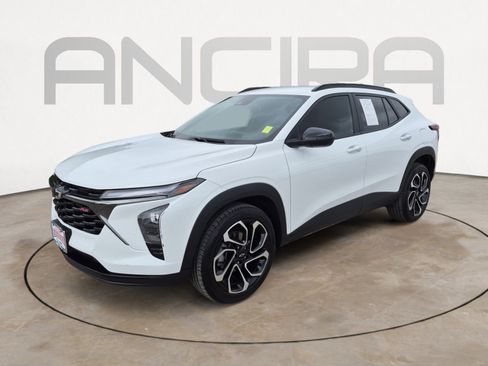 Used 2025 Chevrolet Trax RS w/ Driver Confidence Package image 6