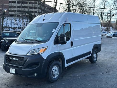 New 2025 RAM ProMaster 1500 w/ Premium Convenience Group image 3