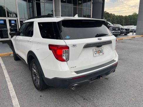 Used 2023 Ford Explorer XLT w/ Equipment Group 202A RWD image 4