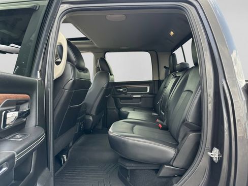 Used 2018 RAM 2500 Laramie w/ Snow Chief Group AWD/4WD image 34