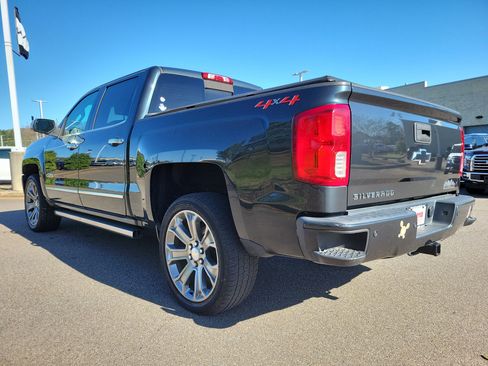 Used 2018 Chevrolet Silverado 1500 High Country image 25