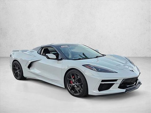 Used 2021 Chevrolet Corvette Stingray Premium Conv w/ Z51 Performance Package RWD image 3