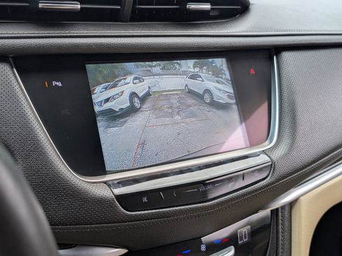 Used 2018 Cadillac XT5 FWD w/ LPO, Wheel Lock Package image 27