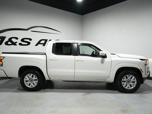Used 2022 Nissan Frontier SV image 4