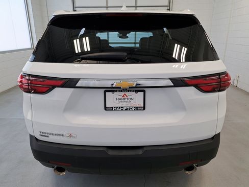 Used 2024 Chevrolet Traverse LS w/ Safety Package image 6