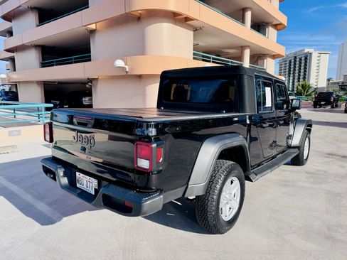Used 2020 Jeep Gladiator Sport w/ Quick Order Package 24S image 7