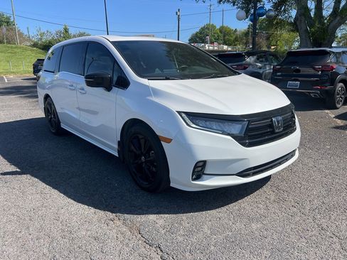 Used 2024 Honda Odyssey Sport image 5