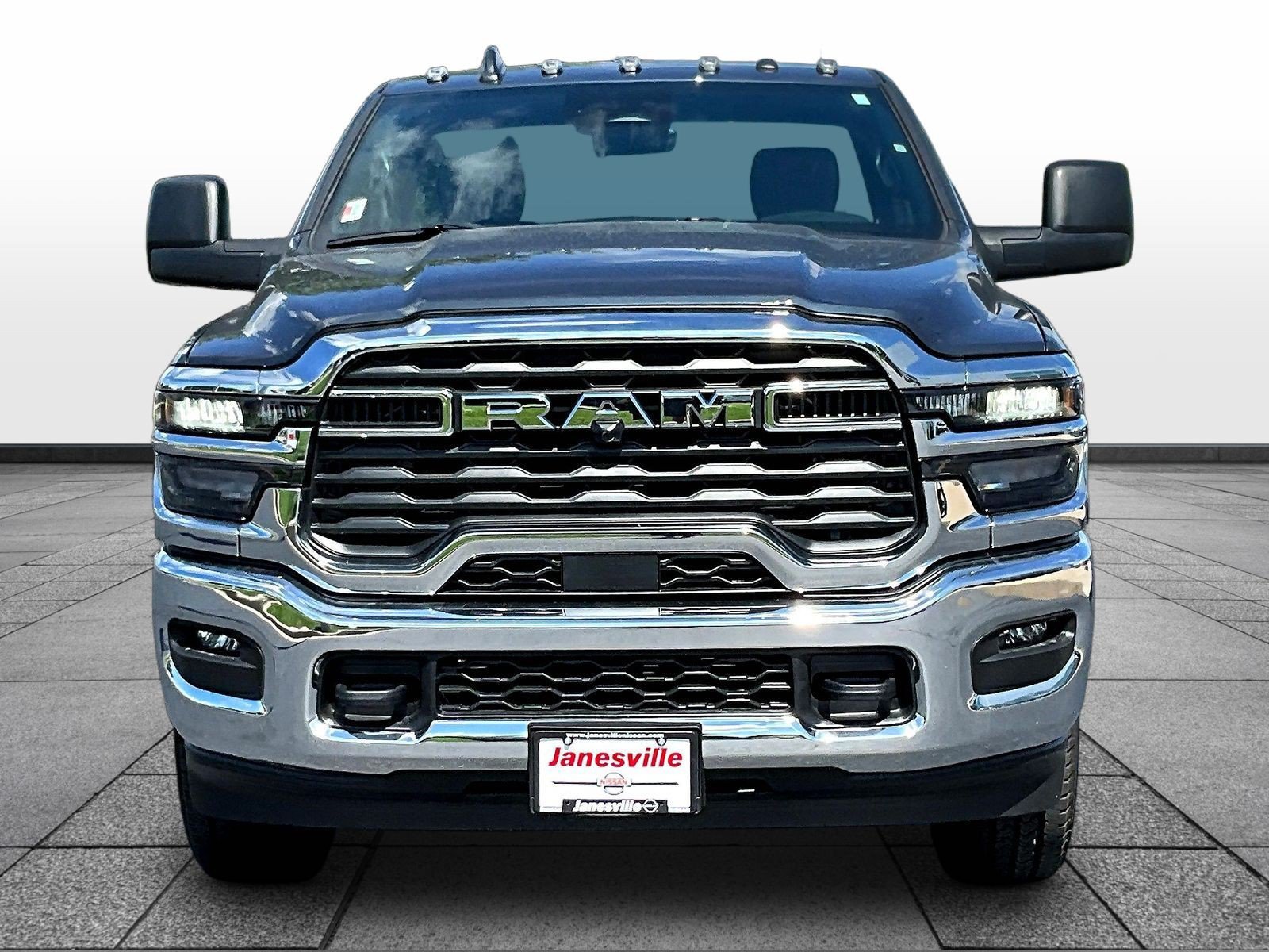 Used 2026 RAM 2500 Tradesman w/ Chrome Appearance Group AWD/4WD image 2