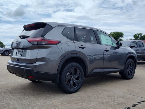 New 2026 Nissan Rogue SV FWD image 4