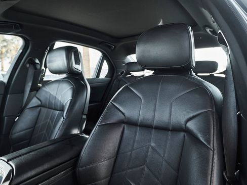 Used 2024 BMW 740i w/ Premium Package RWD image 25