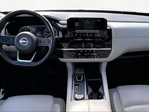 Used 2023 Nissan Pathfinder SL image 7