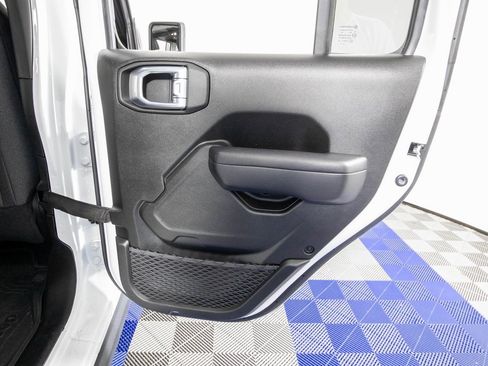 Used 2024 Jeep Wrangler Willys image 16