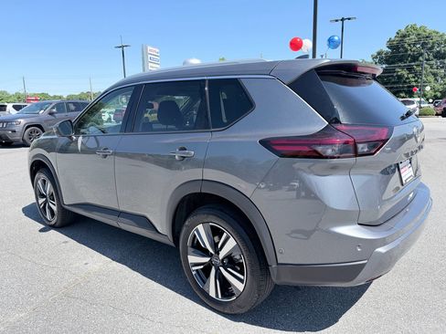 Used 2026 Nissan Rogue SL AWD/4WD image 8