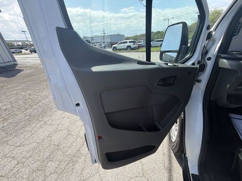 Used 2023 Ford Transit 350 XLT RWD image 13