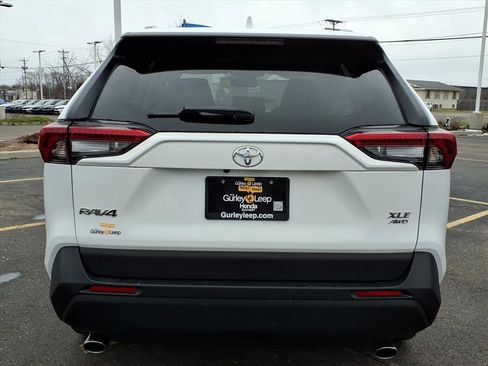 Used 2024 Toyota RAV4 XLE image 10