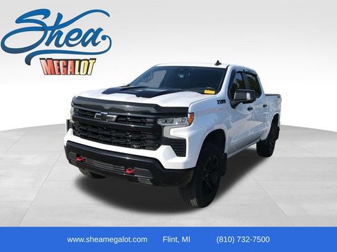 Used 2022 Chevrolet Silverado 1500 LT Trail Boss w/ LT Trail Boss Premium Package AWD/4WD image 1