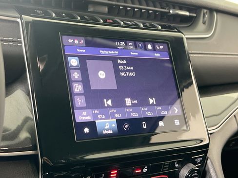 Used 2023 Jeep Grand Cherokee Laredo w/ Luxury Tech Group I image 14