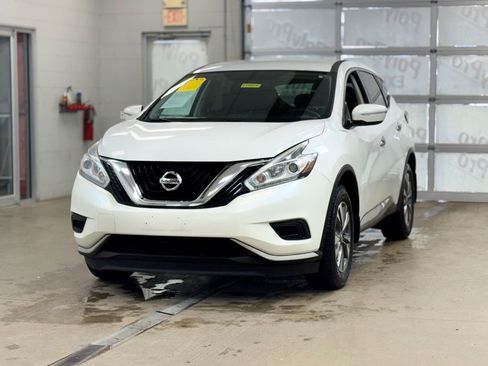 Used 2015 Nissan Murano S image 3