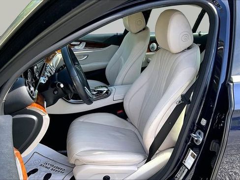 Used 2019 Mercedes-Benz E 300 4MATIC image 24