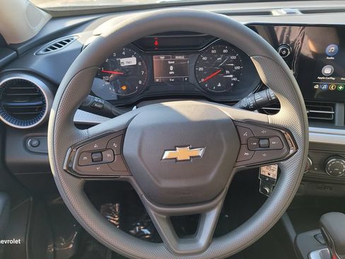 New 2026 Chevrolet Trax LS w/ LS Convenience Package FWD image 20