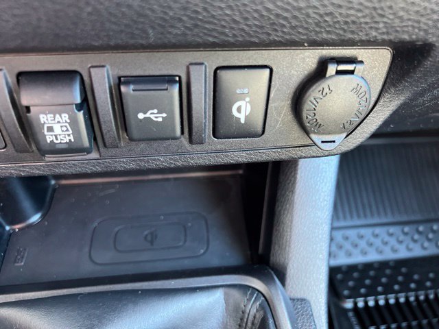 Used 2020 Toyota Tacoma TRD Sport AWD/4WD image 29