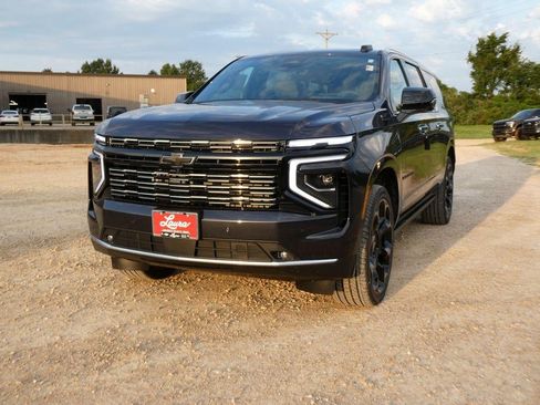 New 2026 Chevrolet Suburban High Country AWD/4WD image 8