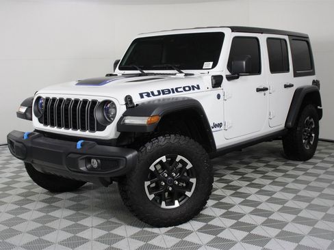 Used 2024 Jeep Wrangler Unlimited Rubicon 4xe w/ Technology Group image 3