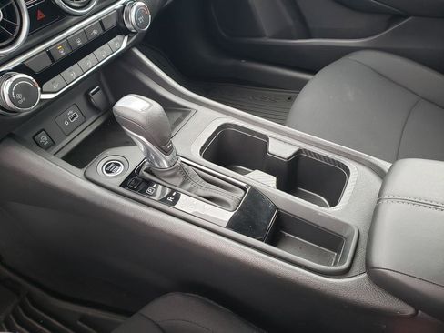 Certified 2025 Nissan Sentra S image 32