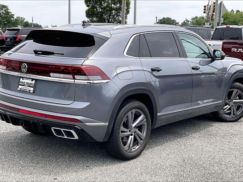 Used 2024 Volkswagen Atlas Cross Sport SEL R-Line AWD/4WD image 12
