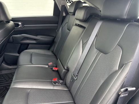 Used 2022 Kia Sorento S FWD image 16