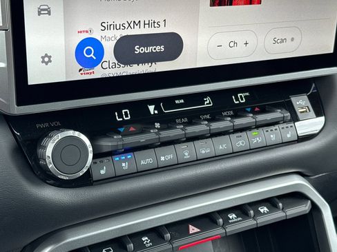 Certified 2025 Toyota Sequoia Platinum AWD/4WD image 26