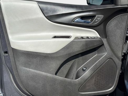 Used 2022 Chevrolet Equinox LT w/ Driver Convenience Package FWD image 19