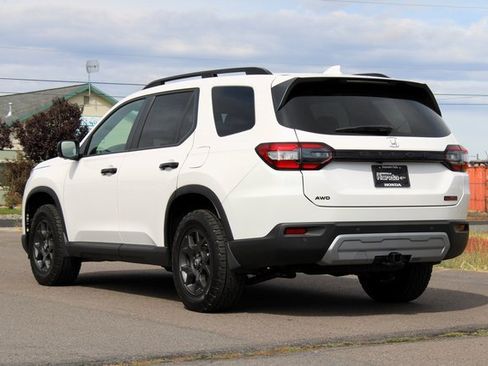 New 2025 Honda Pilot TrailSport image 4
