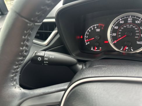 Certified 2022 Toyota Corolla Cross LE image 26