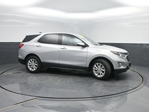 Used 2018 Chevrolet Equinox LT image 3