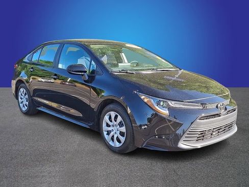 Used 2024 Toyota Corolla LE FWD image 3