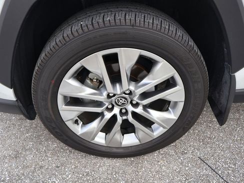 Used 2025 Toyota RAV4 XLE Premium FWD image 4