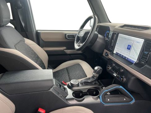 Used 2023 Ford Bronco Wildtrak image 24