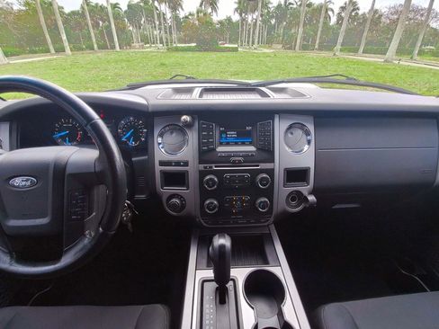 Used 2017 Ford Expedition XLT AWD/4WD image 23