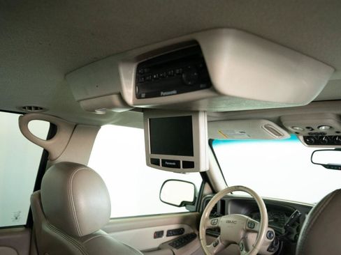 Used 2004 GMC Yukon XL Denali AWD/4WD image 11
