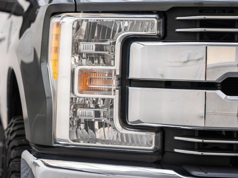 Used 2017 Ford F250 Lariat w/ Chrome Package AWD/4WD image 16