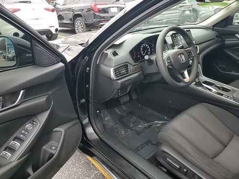 Used 2019 Honda Accord EX image 13