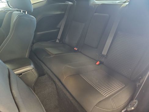 Used 2022 Dodge Challenger SXT w/ Driver Convenience Group RWD image 14