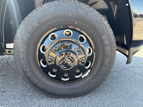 New 2026 RAM 3500 Laramie AWD/4WD image 11
