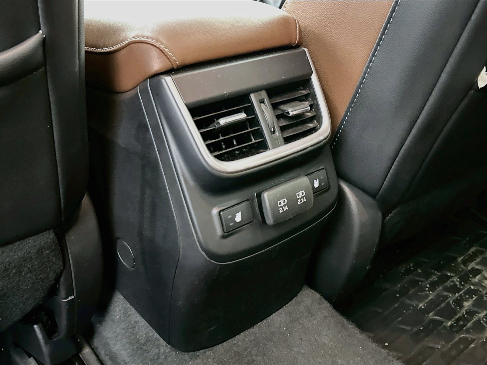 Used 2020 Subaru Outback Touring XT AWD/4WD image 28
