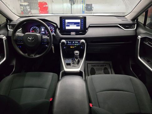 Used 2021 Toyota RAV4 LE AWD/4WD image 32