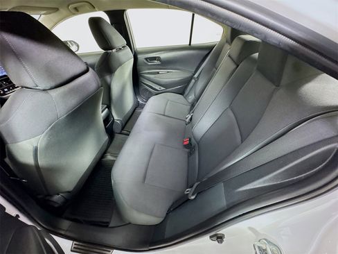 Used 2022 Toyota Corolla LE image 20