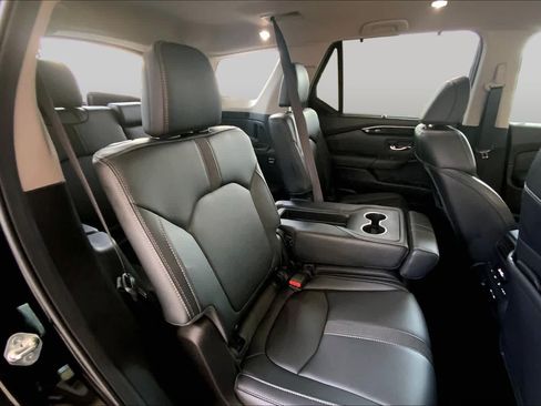 Used 2025 Honda Pilot EX-L image 19