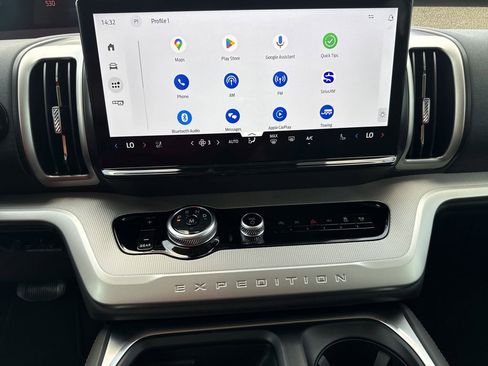 New 2025 Ford Expedition Max Active RWD image 18