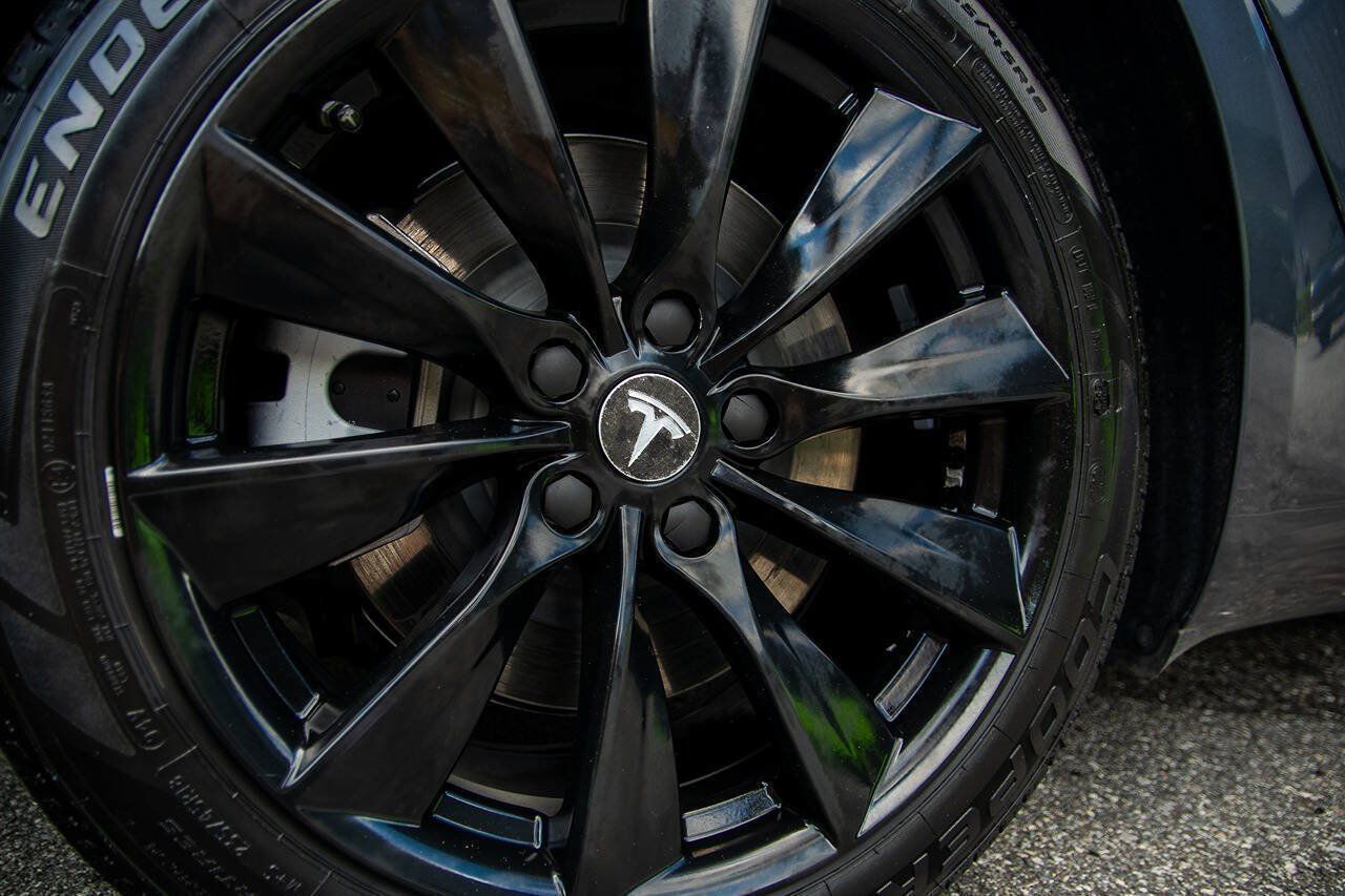 Used 2022 Tesla Model 3 Long Range AWD/4WD image 25